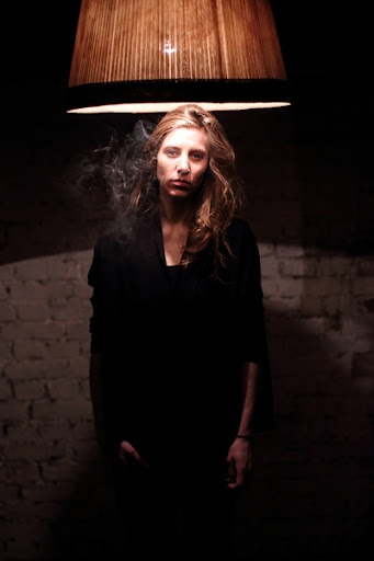Desiree Klaeukens – Alte Wohnung und frische Farbe