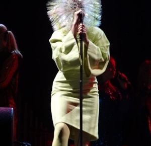 Björk - 07.09.13 - Berlin (Foto: Anne Bonkowski)