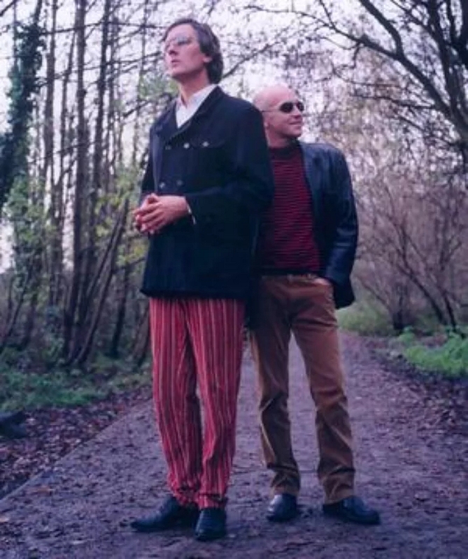 Go-Betweens – The Stuff That Dreams Are Made Of
