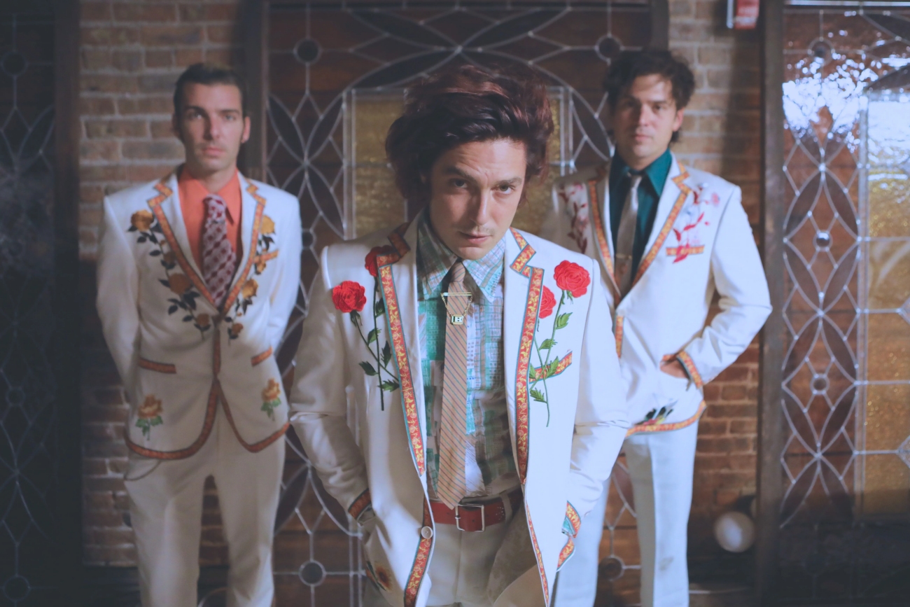 The Growlers – „Früher bin ich einfach rücksichtslos auf der Welle mitgeritten“