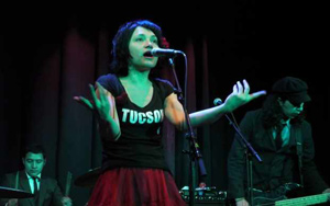 Marianne Dissard, Caroline Keating, Brian Lopez – 10.02.2011 – Köln, Gloria