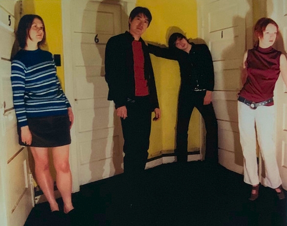 The Von Bondies – Maximum Rock N Roll