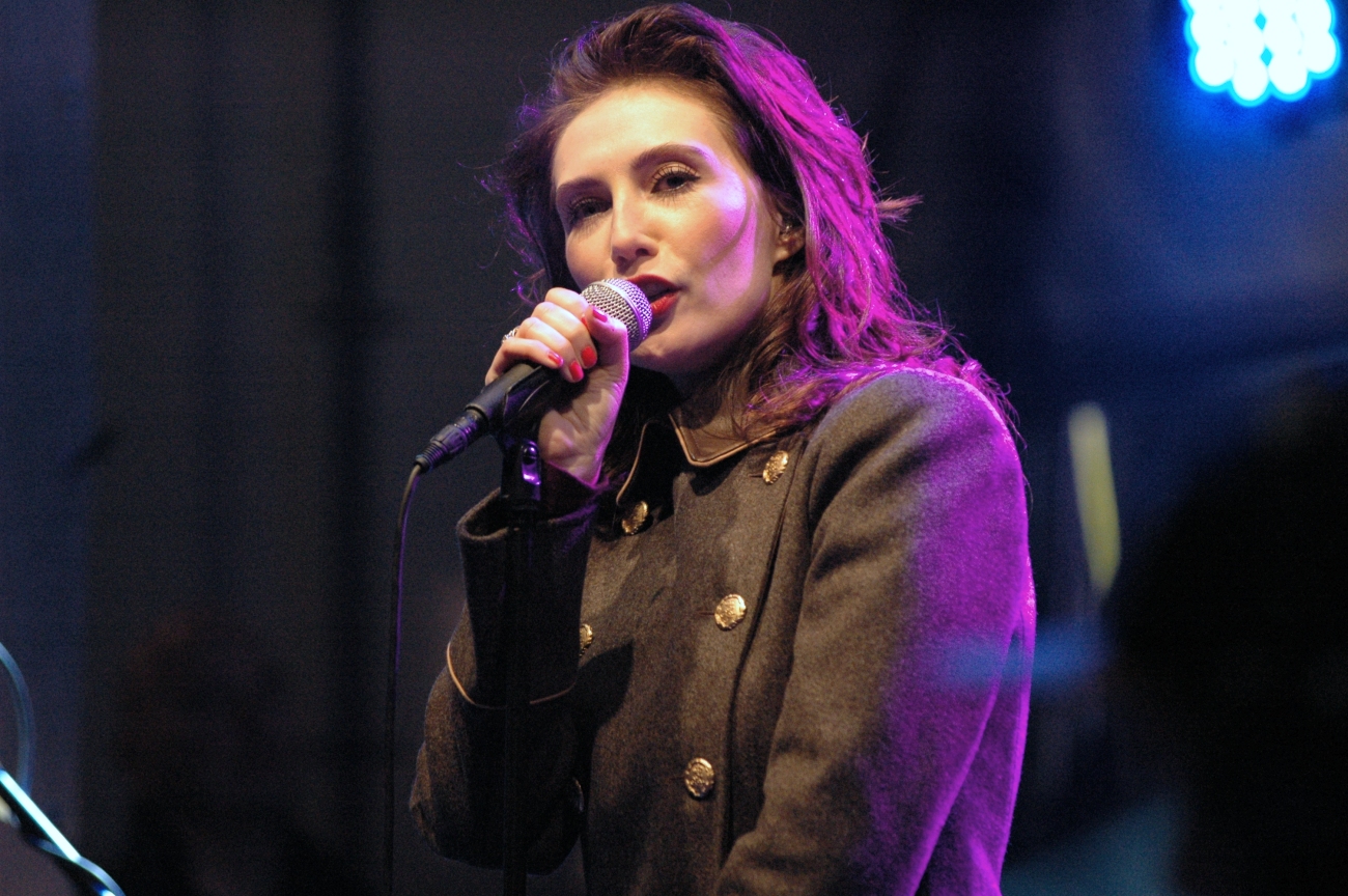 Carice van Houten – 19.12.2012 – Enschede, Oude Markt (3FM Serious Request)