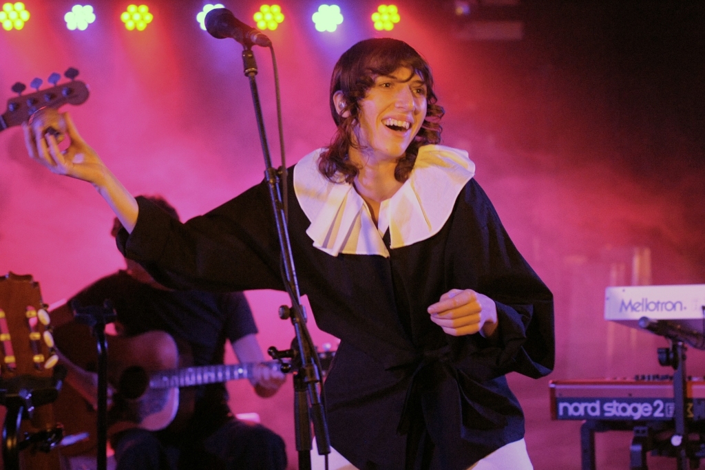 Aldous Harding - 19.11.2019 - Köln (Foto: Carsten Wohlfeld)