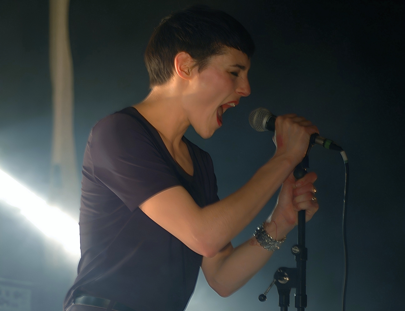 Savages, Johnny Hostile – 16.05.2013 – Köln, Gebäude 9