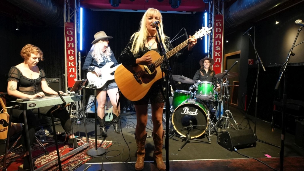 Savannah Gardner & The Recovering Good Girls - 10.07.2025 - Static Roots Festival (Foto: Ullrich Maurer)