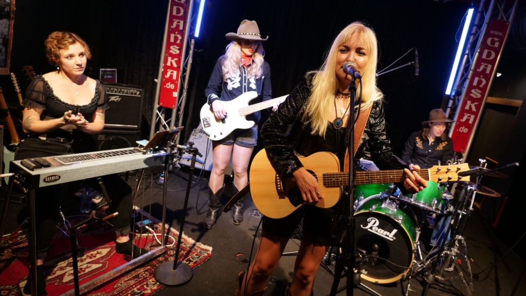 Savannah Gardner & The Recovering Good Girls - 10.07.2025 - Static Roots Festival (Foto: Ullrich Maurer)