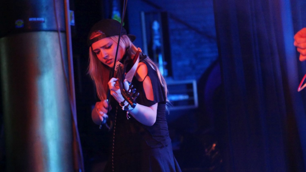 Man/Woman/Chainsaw - 18.09.2025 - Hamburg, Reeperbahn Festival (Foto: Ullrich Maurer)