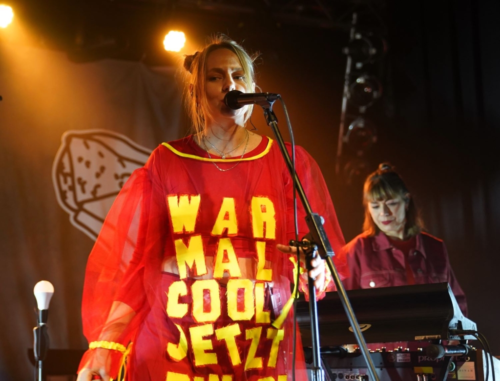 Momcore - 04.12.2025 - Hannover (Foto: Martin Jedicke)