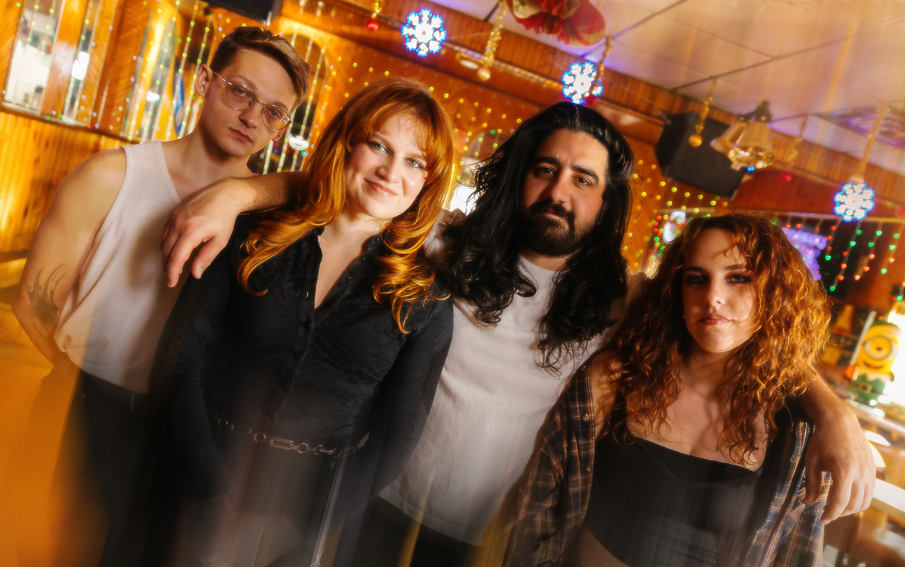 Pool Kids – Live. Bald.