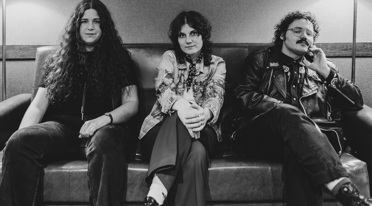 The Black Wizards – Buzz N Fuzz